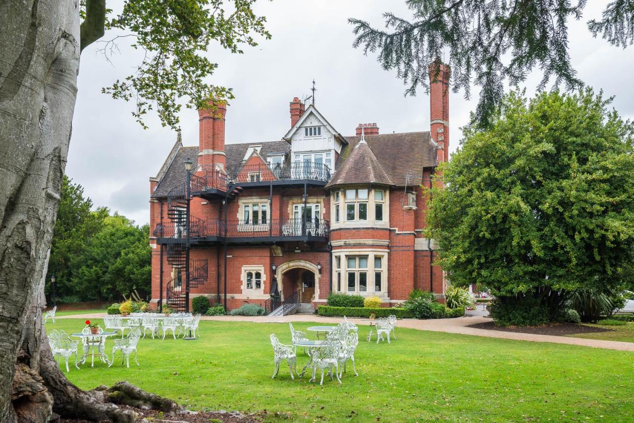 Berwick Lodge Almondsbury Exterior photo